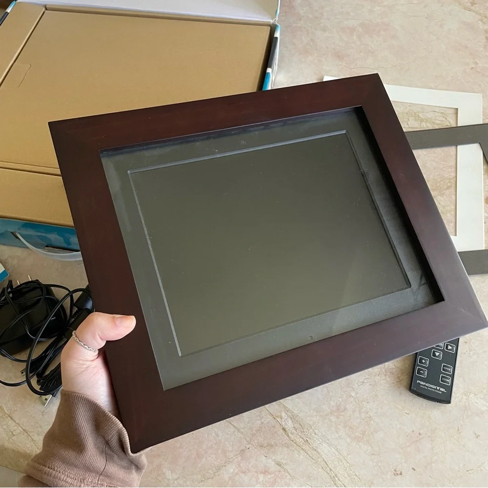 Pandigital 10.4-Inch Digital Photo Frame - Brown